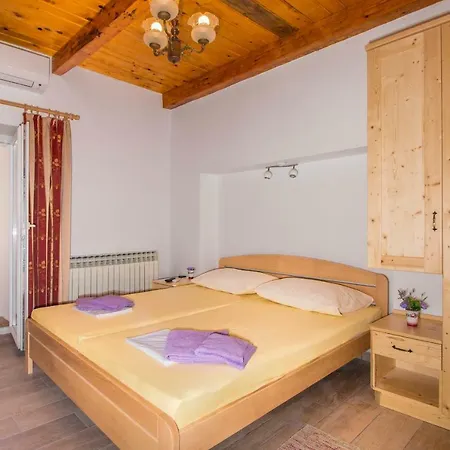 Apartment Sare *