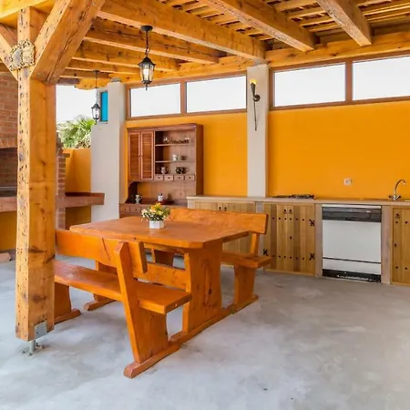 Apartman Sare *